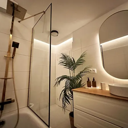 Ambient Lounge With Sundeck And Free Parking * Bratislava