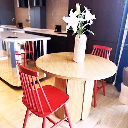 Ambient Lounge With Sundeck And Free Parking Apartamento