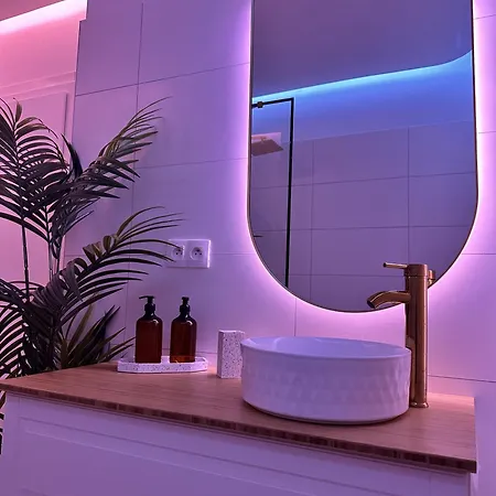 Ambient Lounge With Sundeck And Free Parking * ברטיסלאבה
