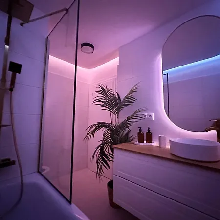 Ambient Lounge With Sundeck And Free Parking Apartamento