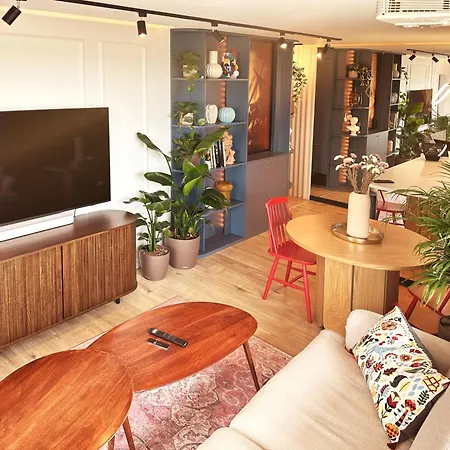 Ambient Lounge With Sundeck And Free Parking דירה *