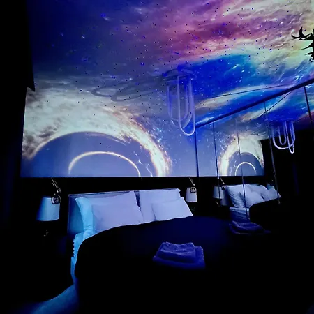 Апартаменты Ambient Lounge With Sundeck And Free Parking *