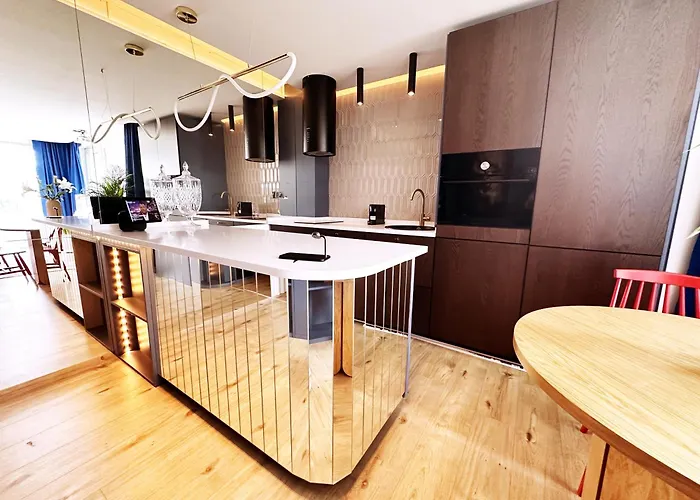 Ambient Lounge With Sundeck And Free Parking Apartman