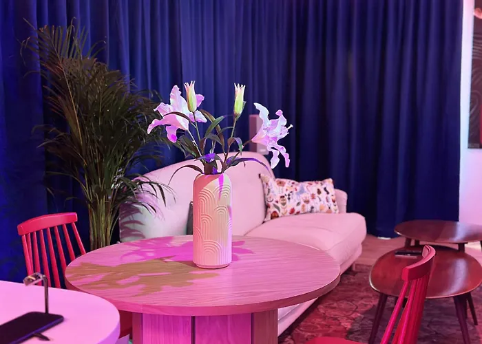 Apartman Ambient Lounge With Sundeck And Free Parking *