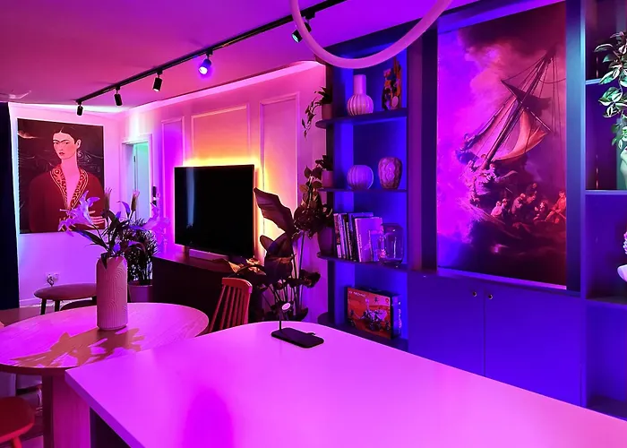 Appartement Ambient Lounge With Sundeck And Free Parking *