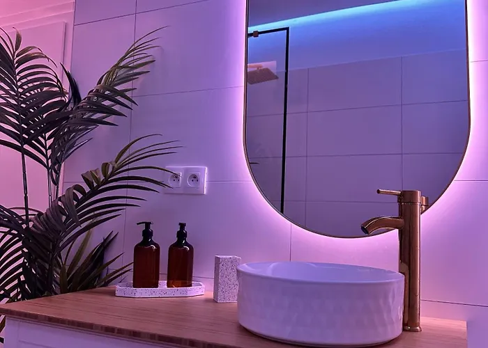 Ambient Lounge With Sundeck And Free Parking * Pozsony