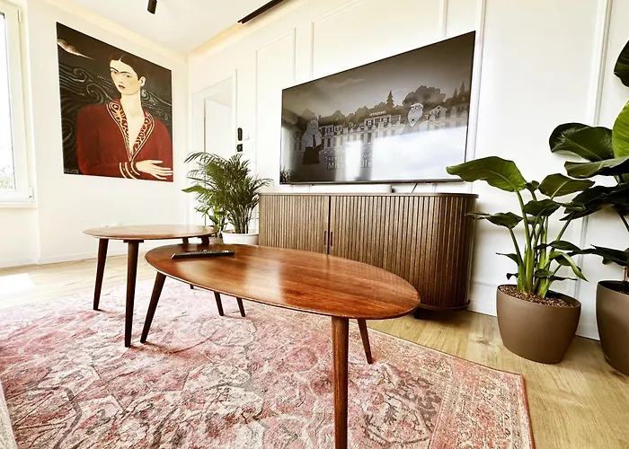 Ambient Lounge With Sundeck And Free Parking Apartment *