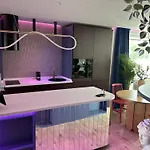 Ambient Lounge With Sundeck And Free Parking Bratislava