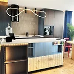 Appartamento Ambient Lounge With Sundeck And Free Parking Bratislava