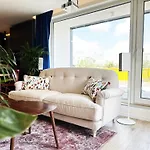 Appartamento Ambient Lounge With Sundeck And Free Parking