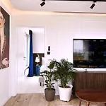 Appartamento Ambient Lounge With Sundeck And Free Parking