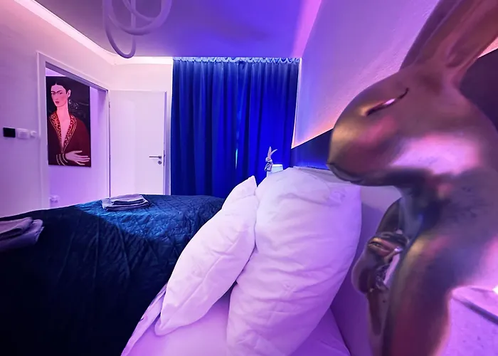 Ambient Lounge With Sundeck And Free Parking براتسيلافا