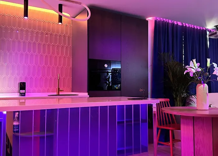 Ambient Lounge With Sundeck And Free Parking شقة *