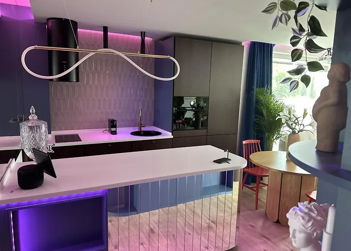 Ambient Lounge With Sundeck And Free Parking براتسيلافا