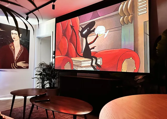 Ambient Lounge With Sundeck And Free Parking شقة براتسيلافا