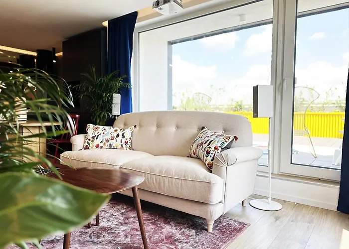 شقة Ambient Lounge With Sundeck And Free Parking