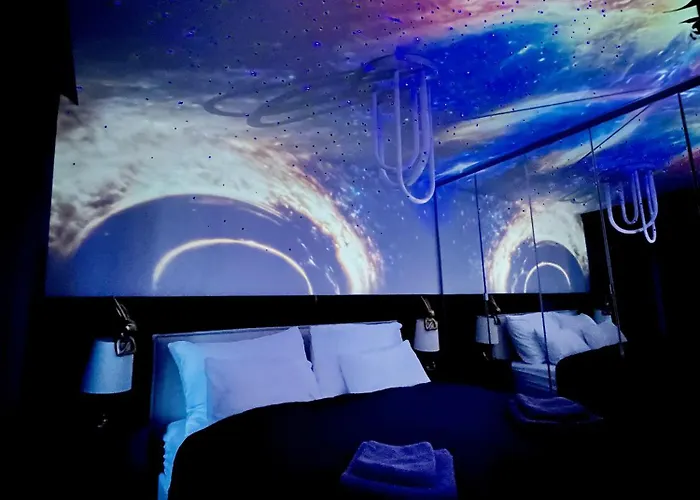 شقة Ambient Lounge With Sundeck And Free Parking *