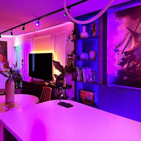 Apartman Ambient Lounge With Sundeck And Free Parking *