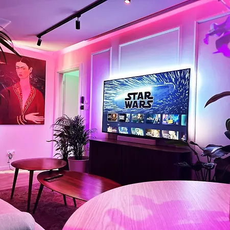 아파트 Ambient Lounge With Sundeck And Free Parking *