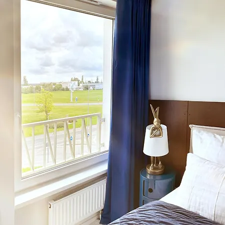 Ambient Lounge With Sundeck And Free Parking Apartman